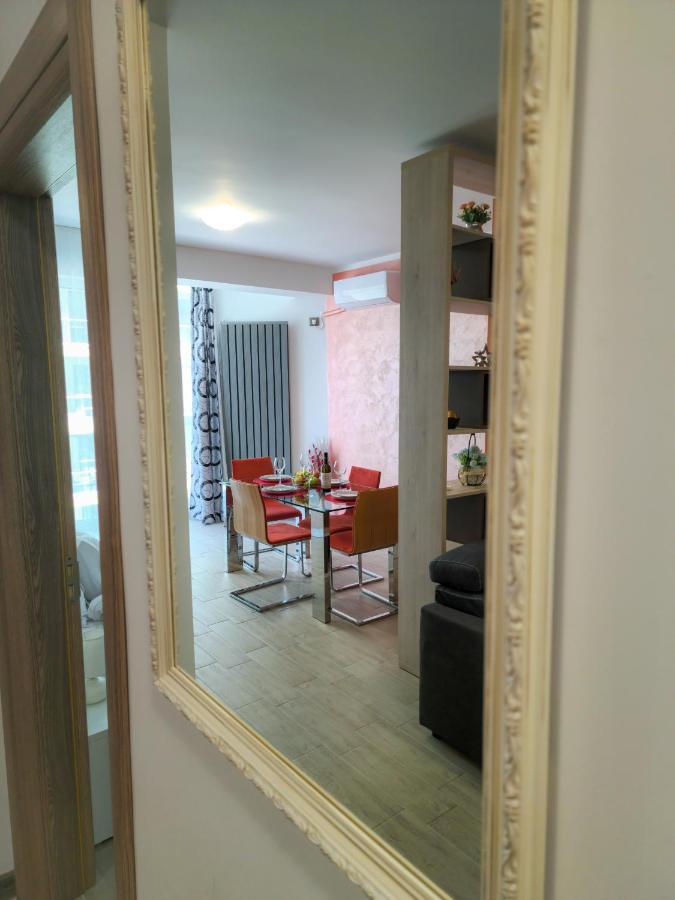 Appartamento Sole Alezzi Beach Năvodari Esterno foto
