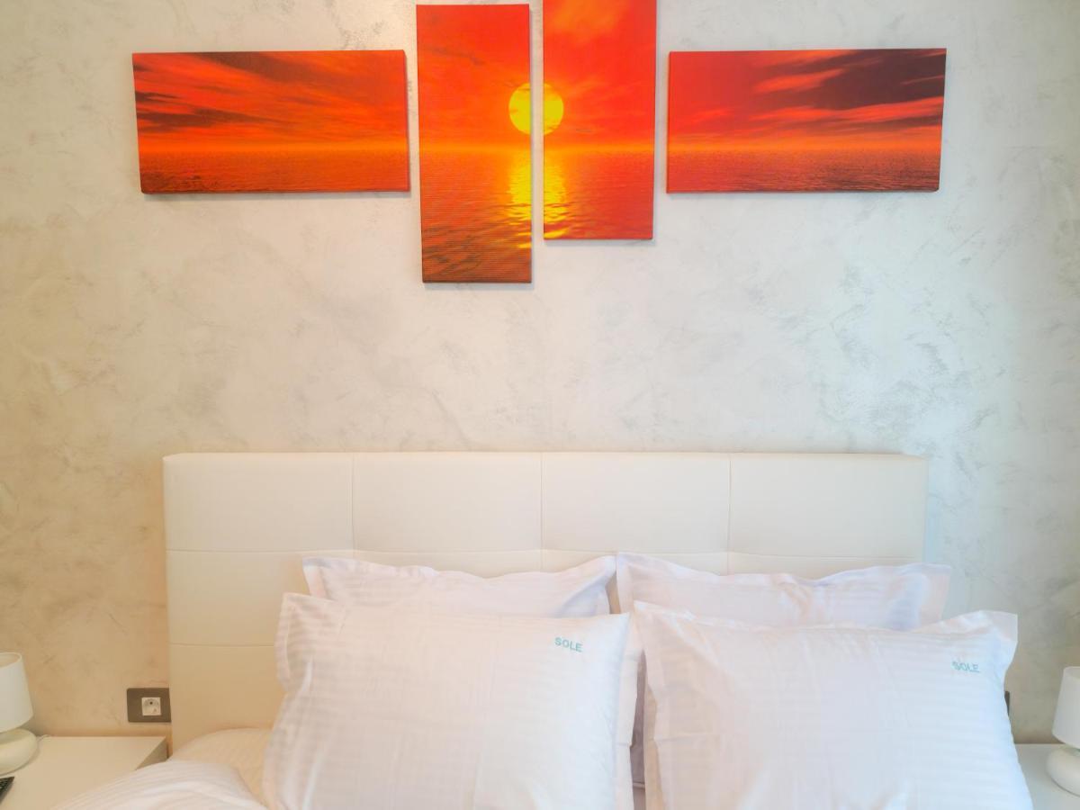 Appartamento Sole Alezzi Beach Năvodari Esterno foto