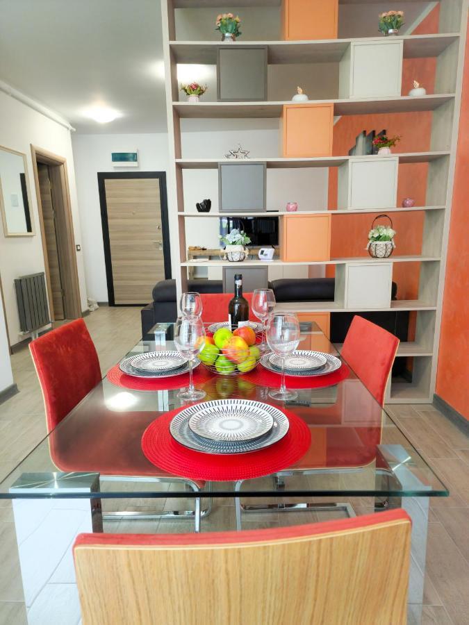 Appartamento Sole Alezzi Beach Năvodari Esterno foto